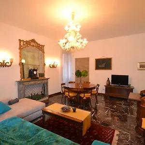 https://calle-marcello-o-pindemonte.hotelinveneto.com